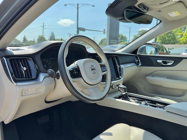 2020 Volvo V60 Cross Country
