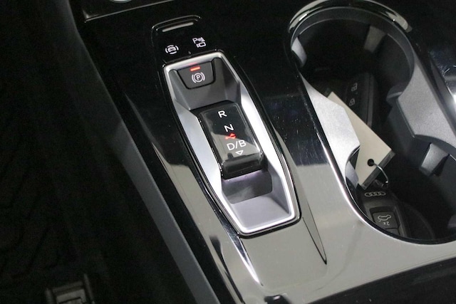 2025 Audi Q6 e-tron Premium Plus - Photo 13