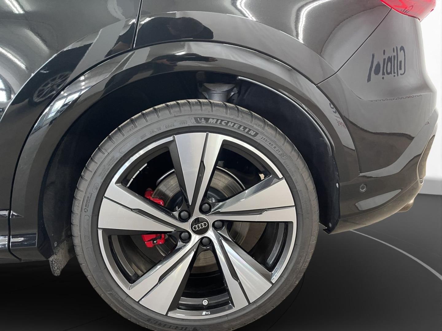 Bild über Audi SQ5 Sportback edition one mit Akzenten mythosschwarz TFSI 270 kW S tronic - für weitere Informationen kontaktieren Sie den Audi Partner