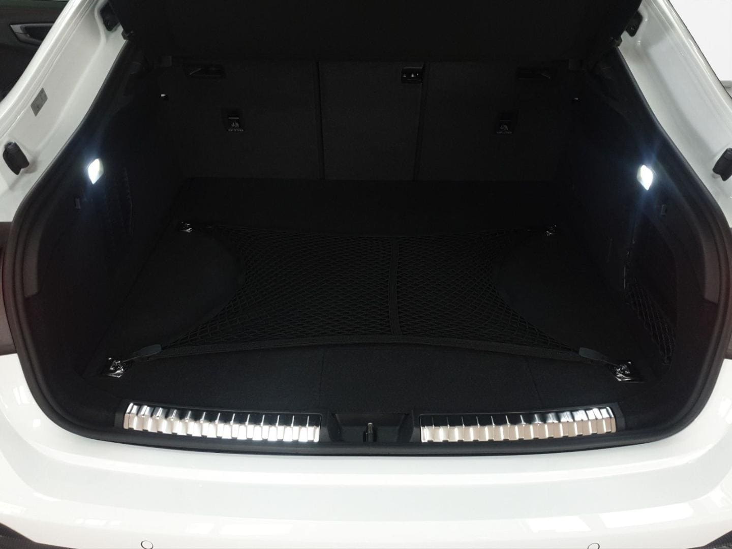 Bild über Audi RS 5 Limousine TFSI quattro 470 kW tiptronic - für weitere Informationen kontaktieren Sie den Audi Partner