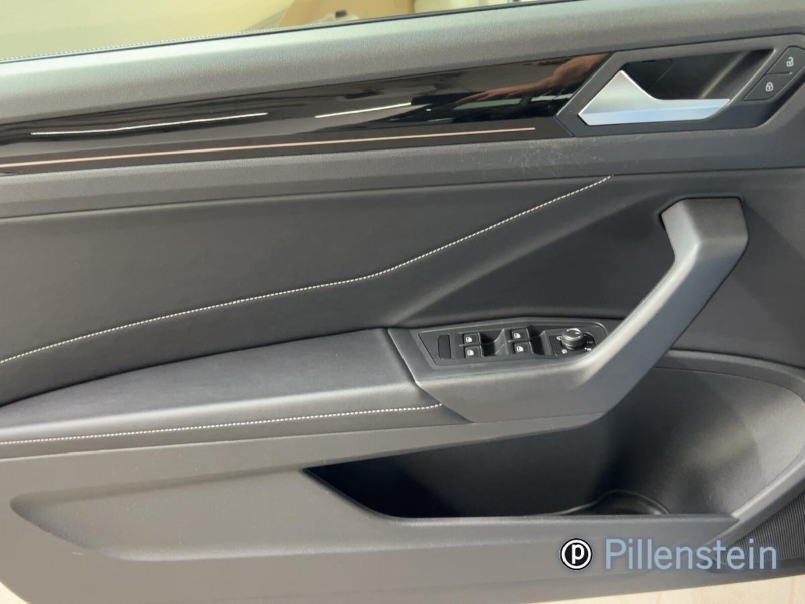 Volkswagen T-Roc Cabriolet – Bild 6