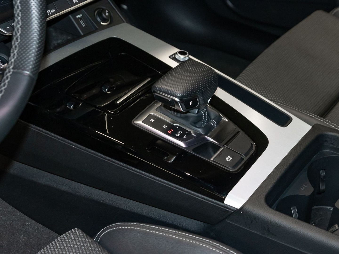 Bild über Audi Q5 Sportback 40 TFSI quattro S tronic - für weitere Informationen kontaktieren Sie den Audi Partner