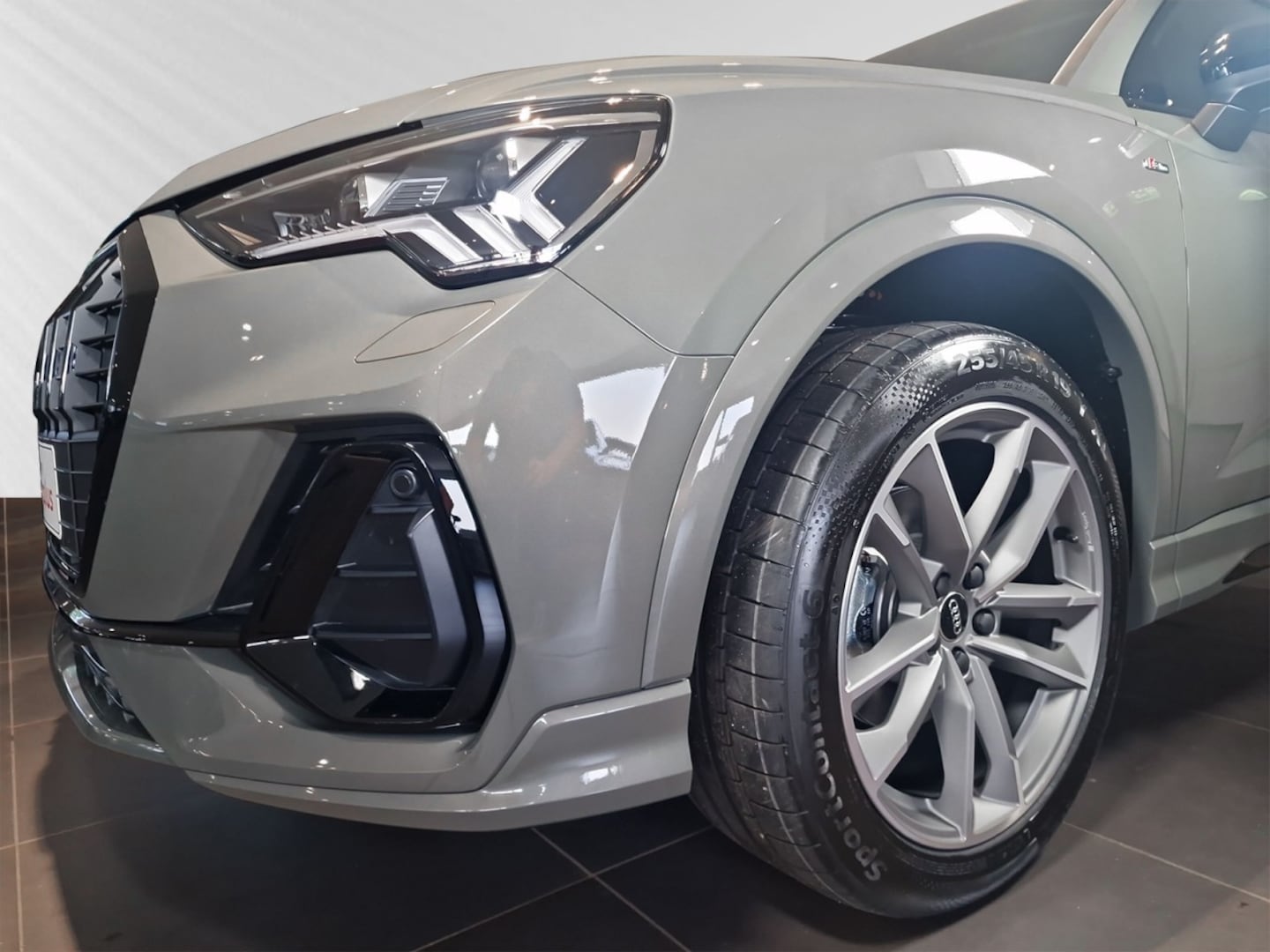 Bild über Audi Q3 S line 35 TFSI S tronic - für weitere Informationen kontaktieren Sie den Audi Partner