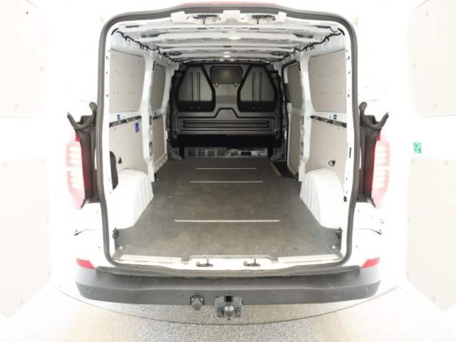Volkswagen Transporter Kasten langer Radstand