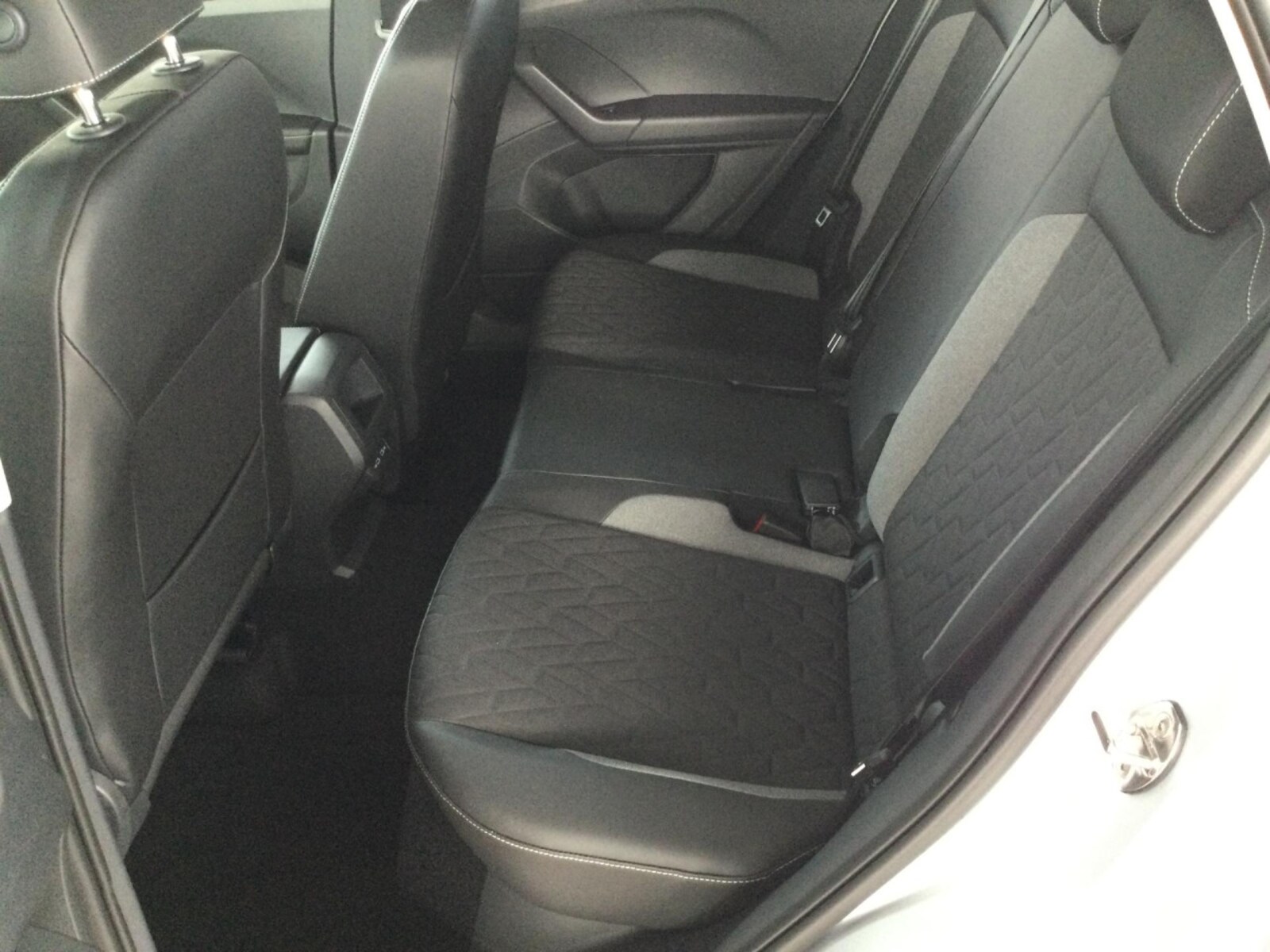 Volkswagen T-Cross – Bild 10