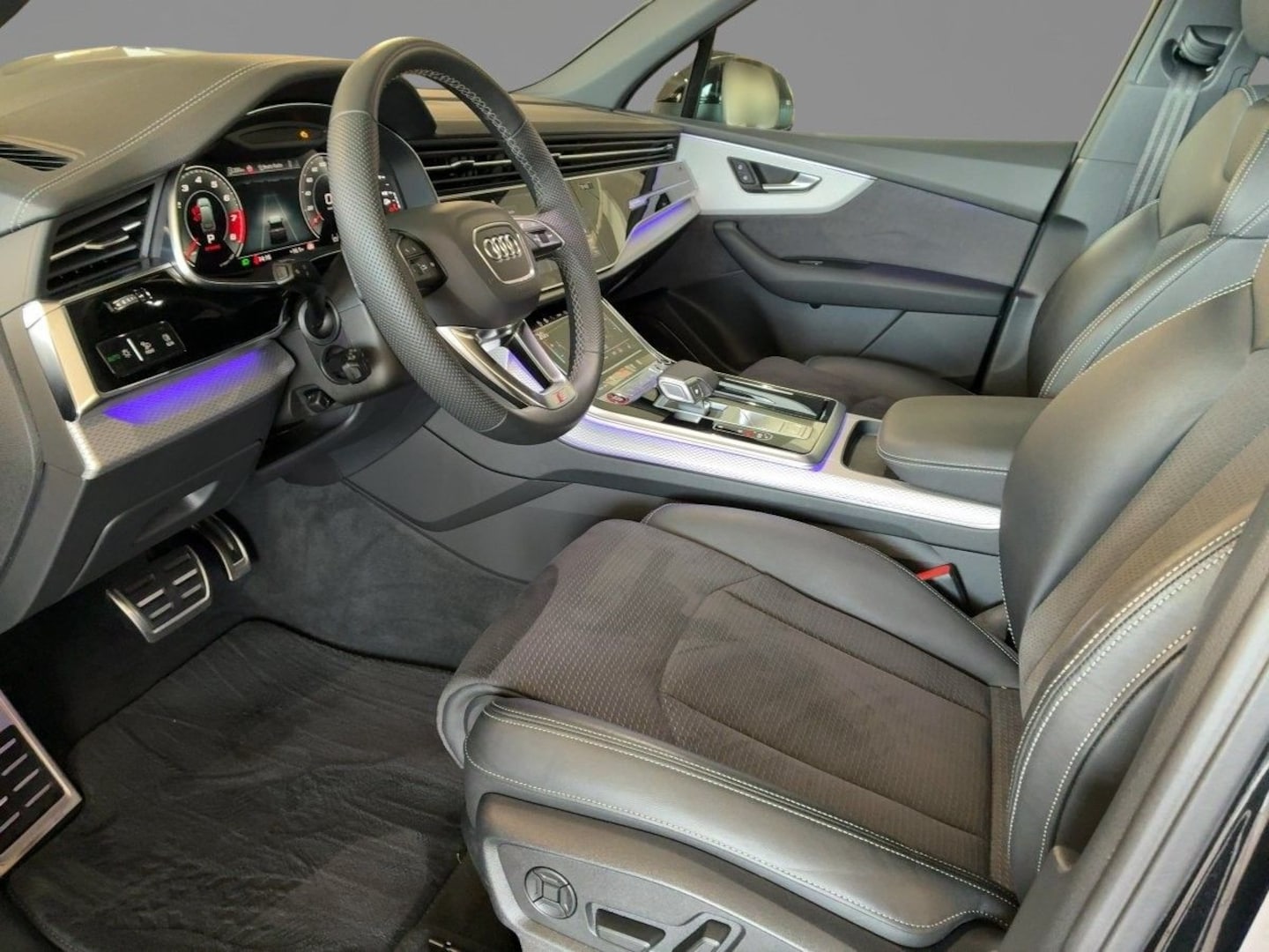 Bild über Audi SQ7 SUV TFSI quattro 373 kW tiptronic - für weitere Informationen kontaktieren Sie den Audi Partner