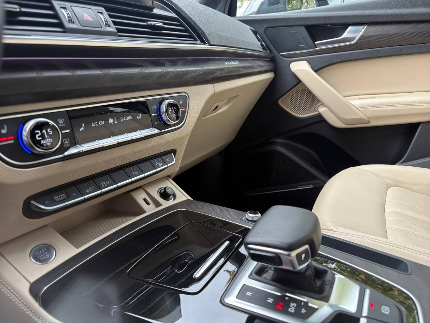 Image about Audi Q5 TFSI e Design 50 TFSI e quattro 220 kW (299 ch) S tronic