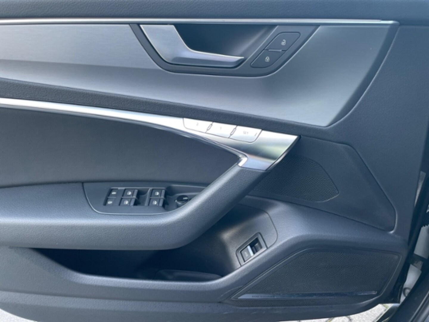 Bild über Audi S6 Avant TDI quattro tiptronic - für weitere Informationen kontaktieren Sie den Audi Partner