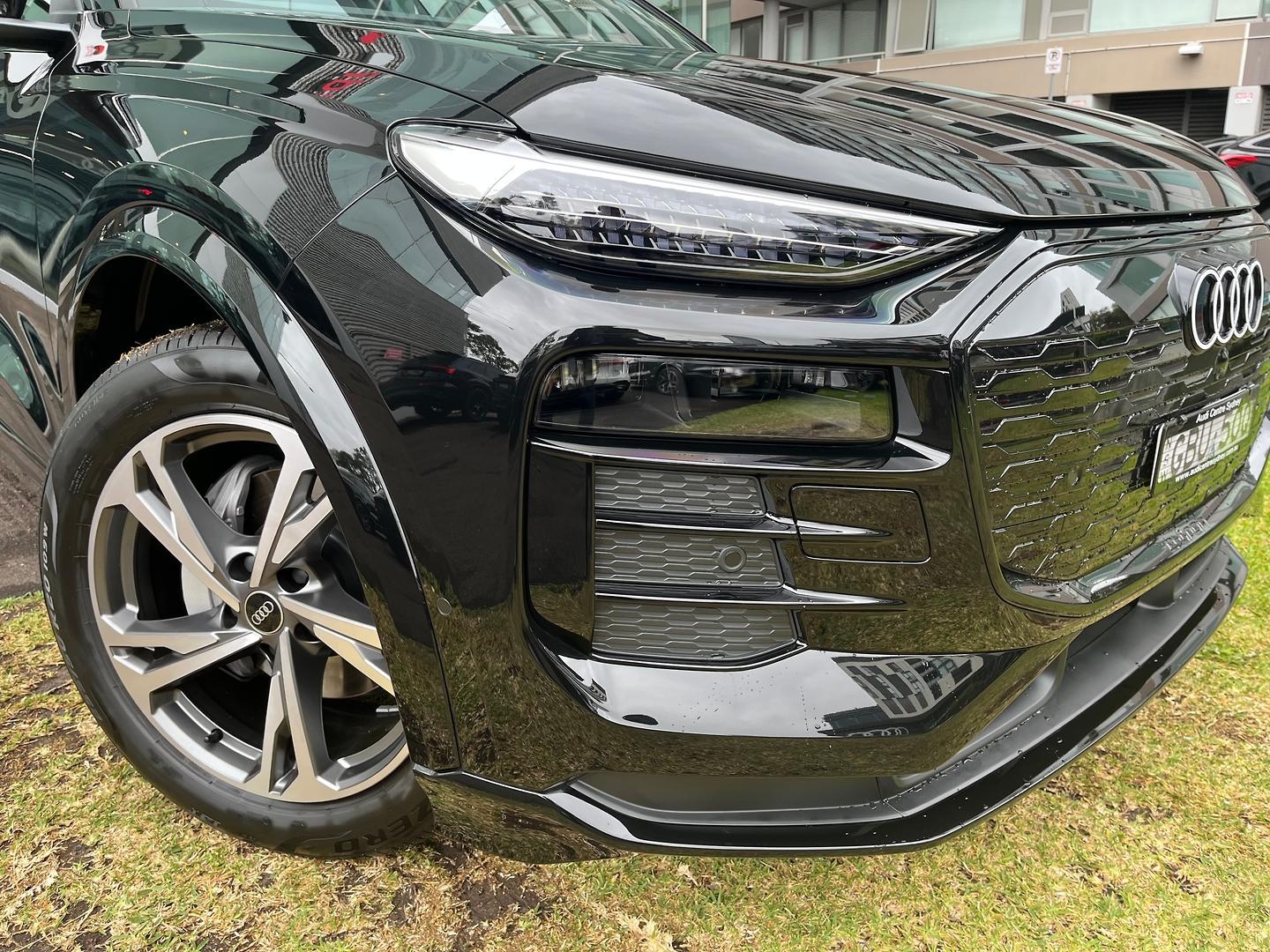 Image about Audi Q6 SUV e-tron e-tron