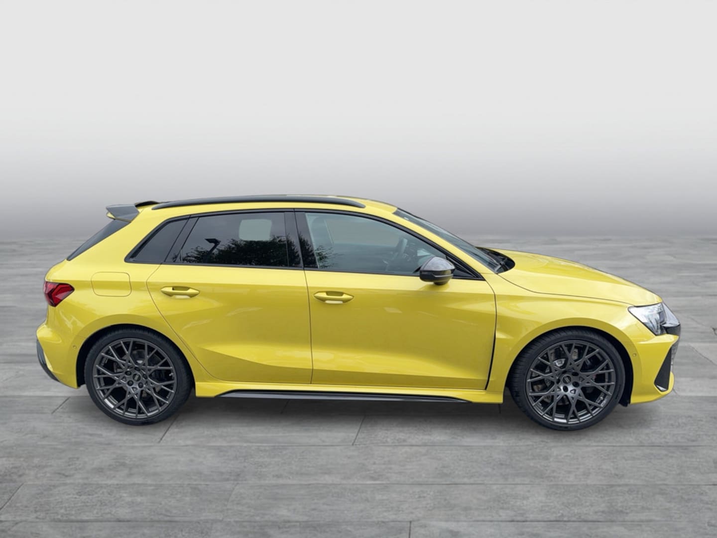 Bild über Audi RS 3 Sportback TFSI quattro 294 kW S tronic - für weitere Informationen kontaktieren Sie den Audi Partner