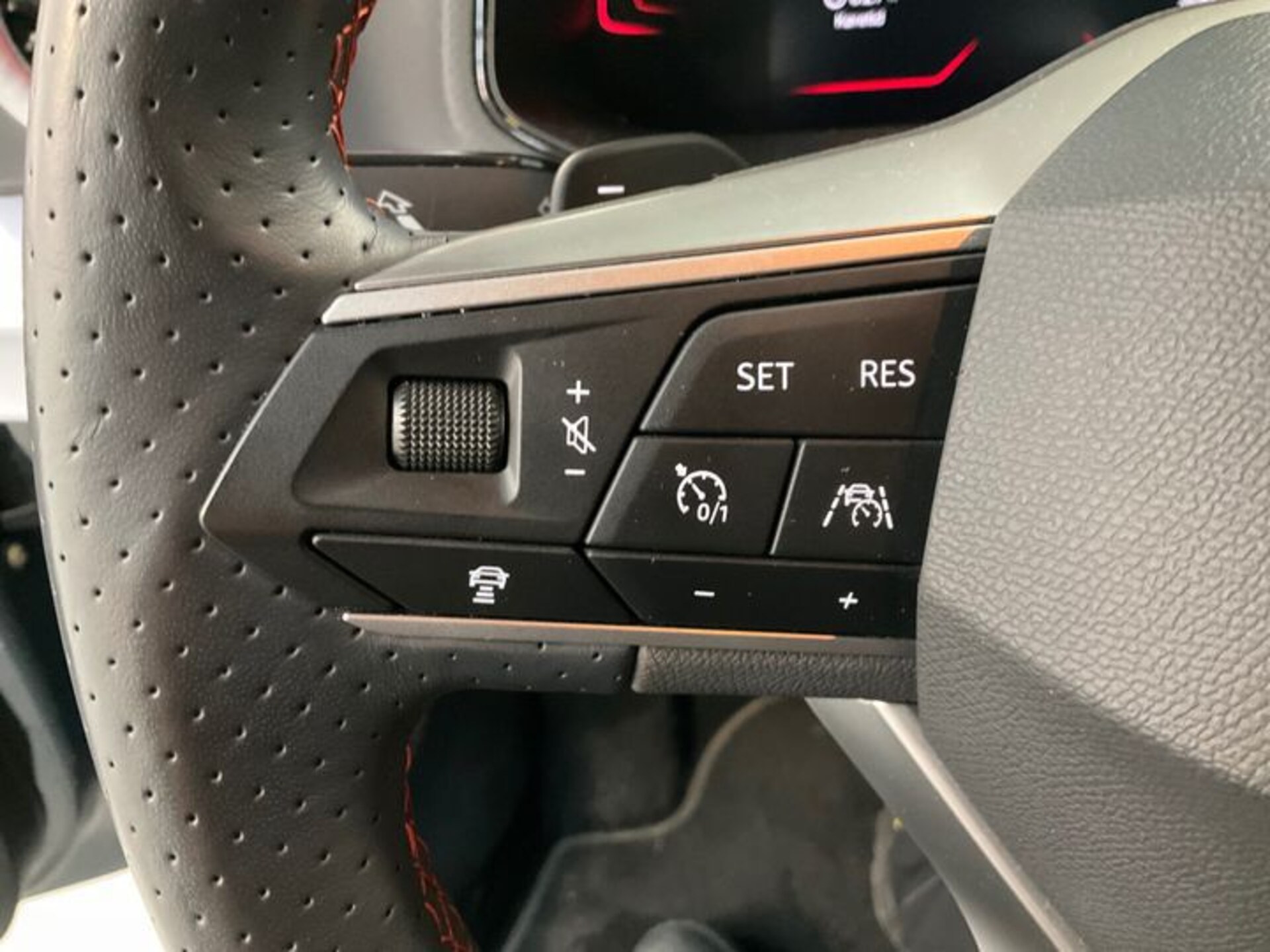 SEAT Arona FR