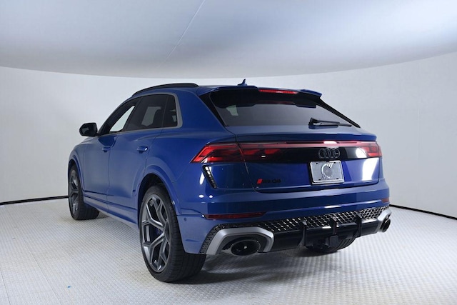 2026 Audi RS Q8 SUV performance