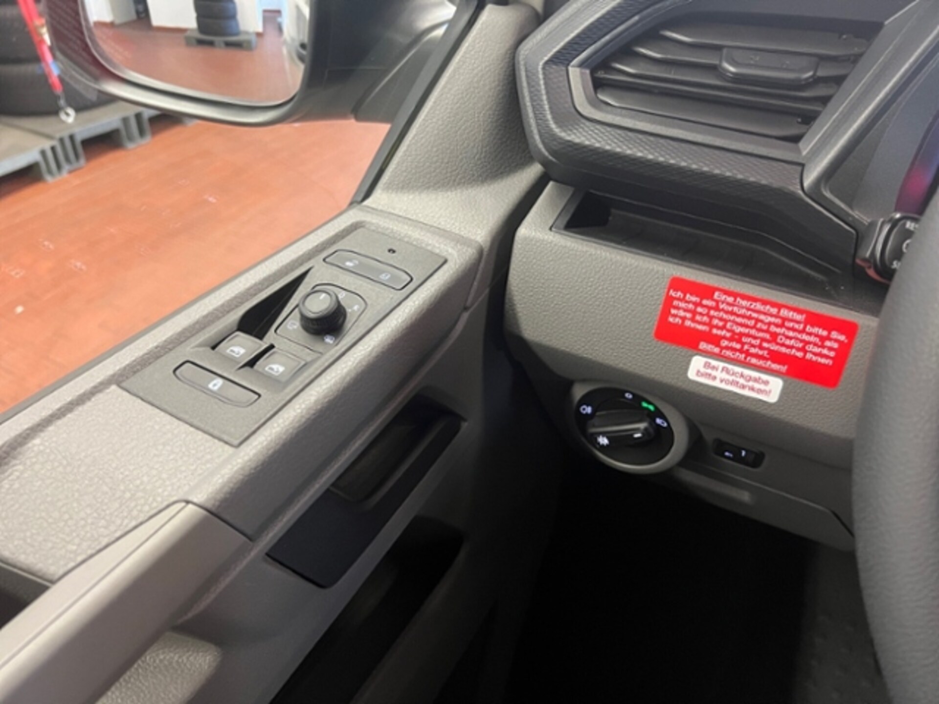 Volkswagen T6.1 Transporter Kombi langer Radstand