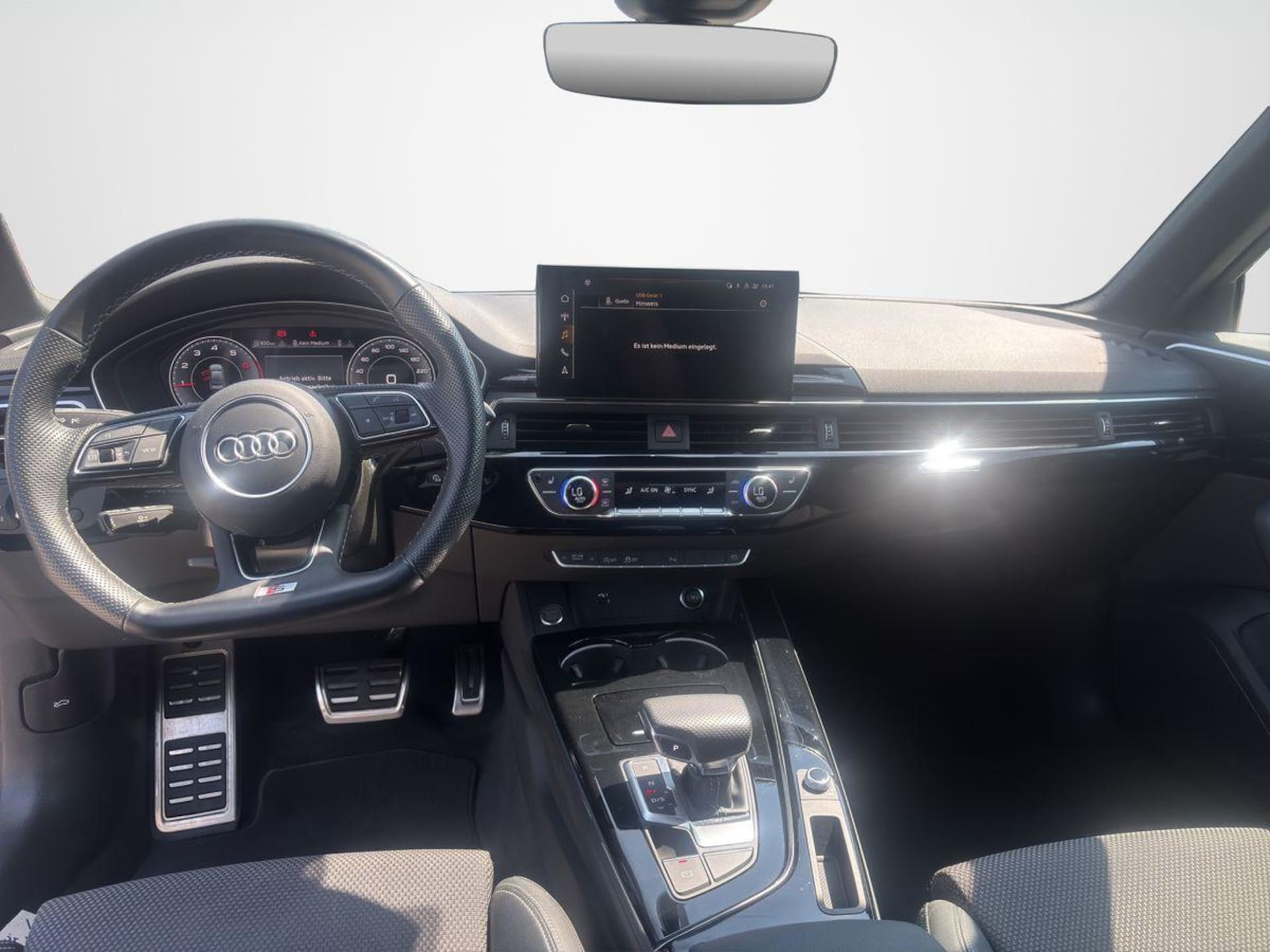 Audi A4 Limousine S line
