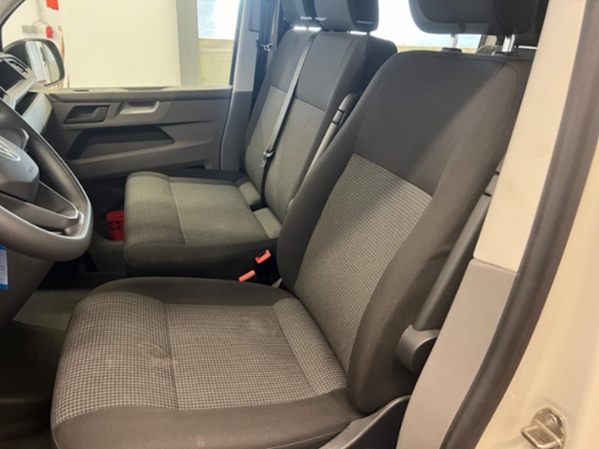 Volkswagen T6.1 Transporter Kombi langer Radstand
