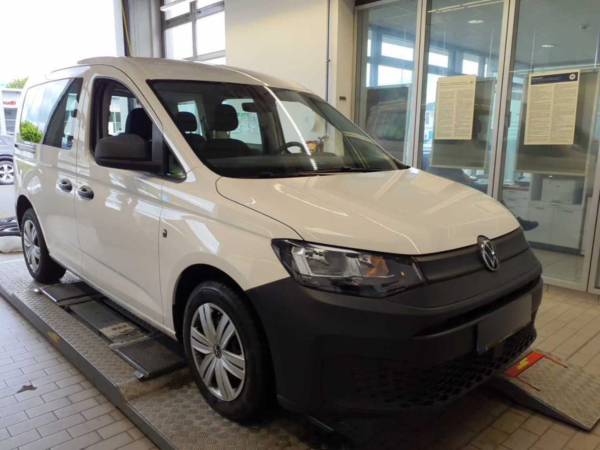 Volkswagen Caddy Kombi Basis-Modell