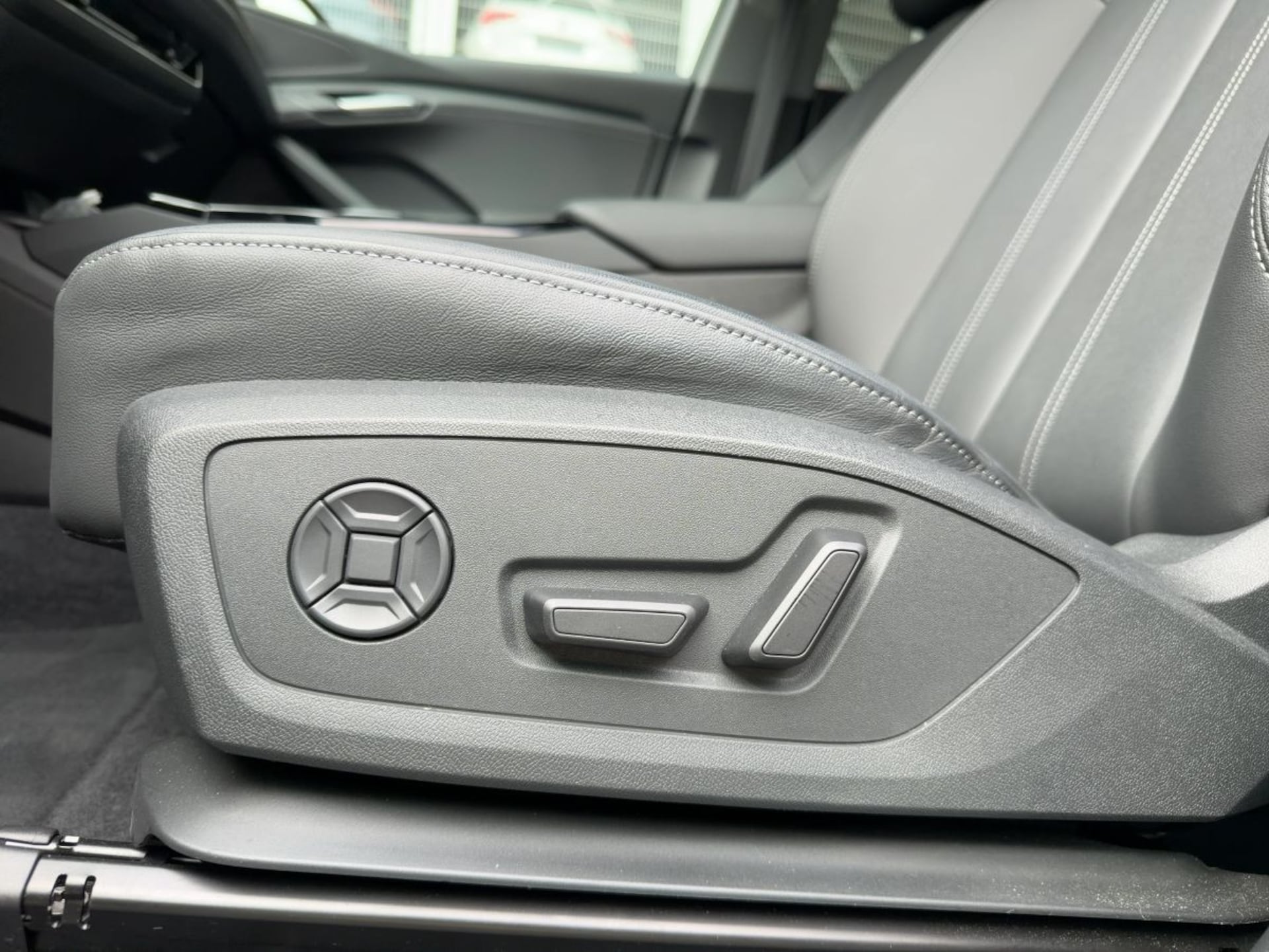 Audi Q6 SUV e-tron