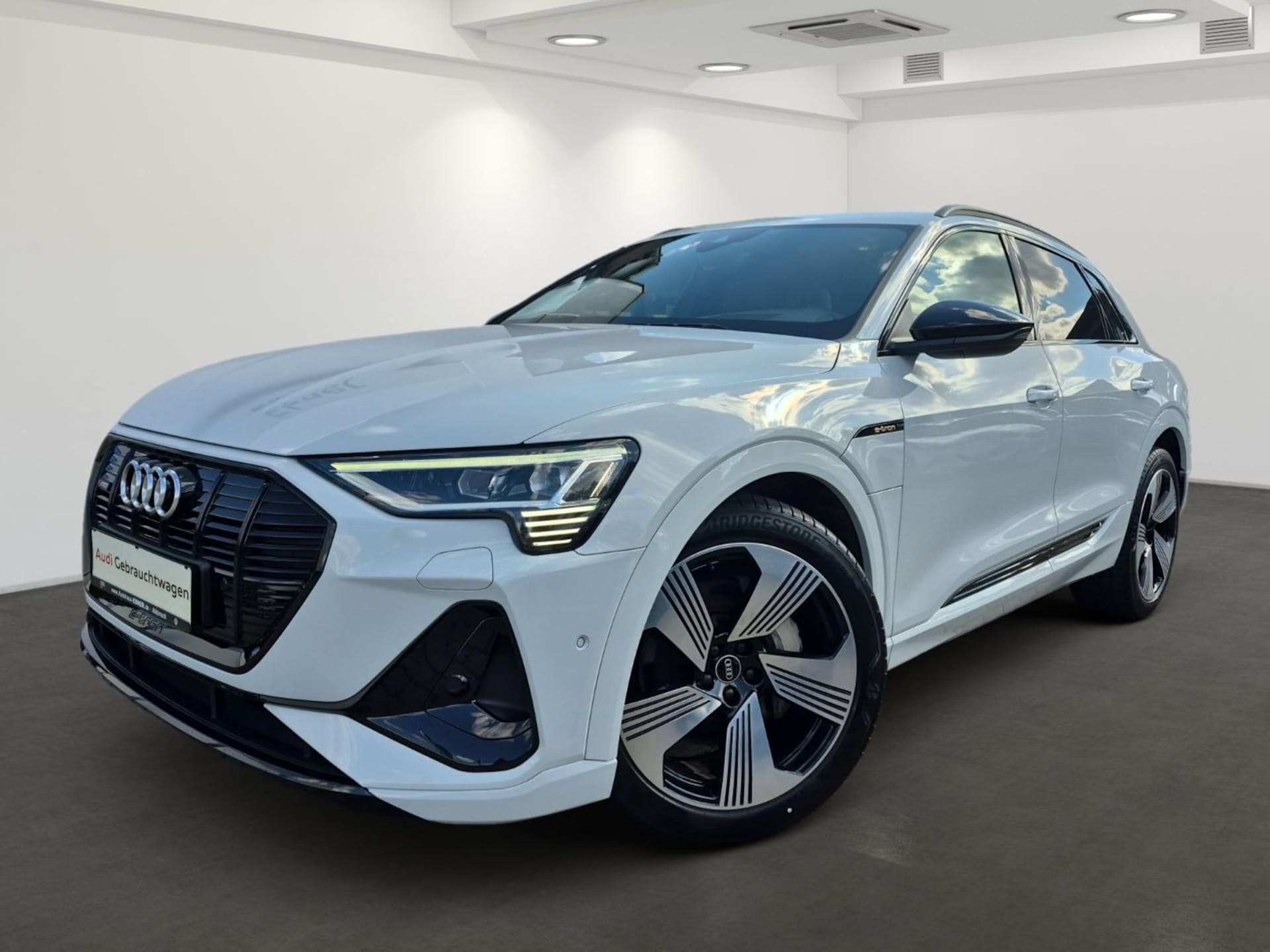 Audi e-tron S line