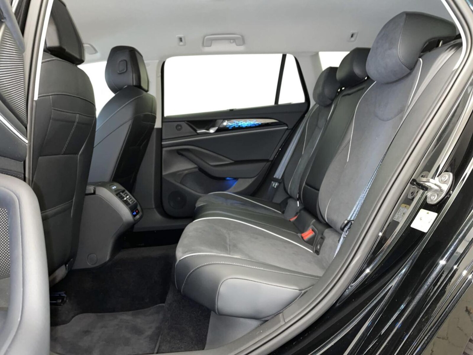 Volkswagen Passat – Bild 9