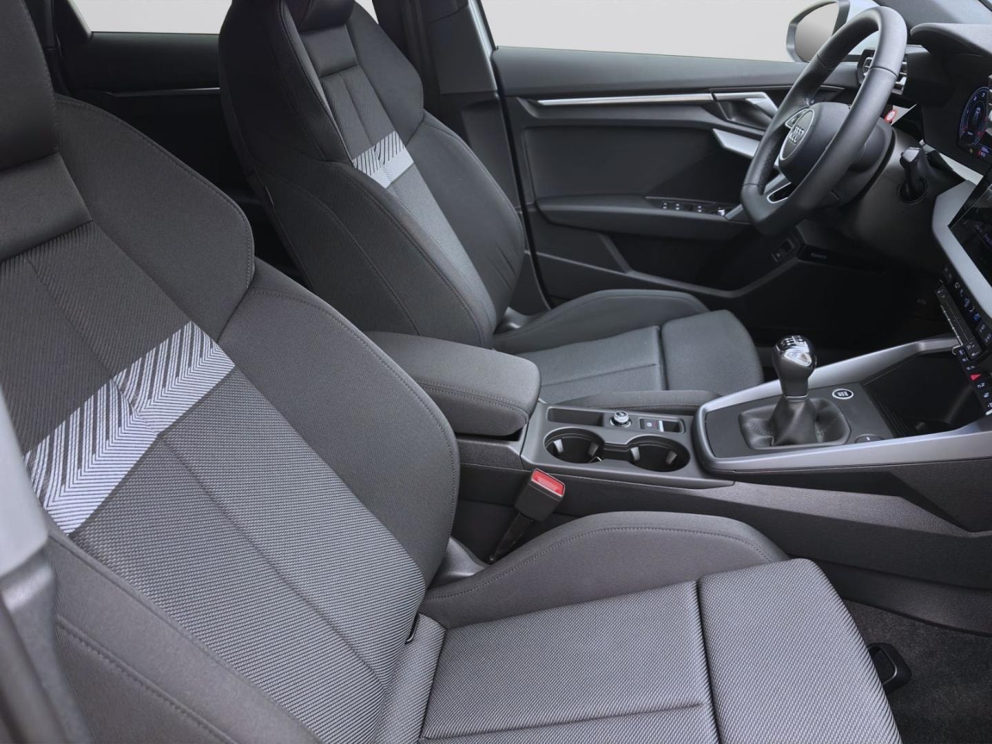 Bild über Audi A3 Sportback advanced 30 TDI Schaltgetriebe - für weitere Informationen kontaktieren Sie den Audi Partner