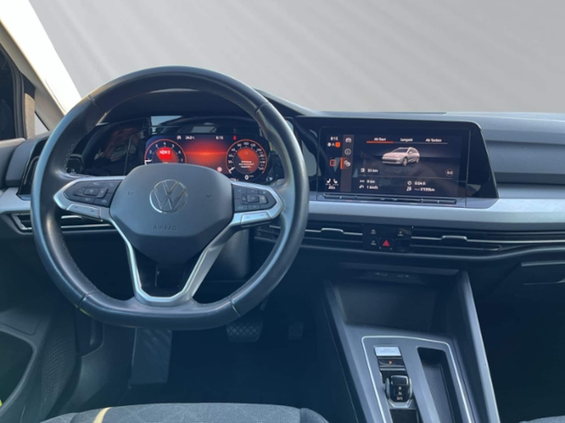 Volkswagen Golf Variant Life