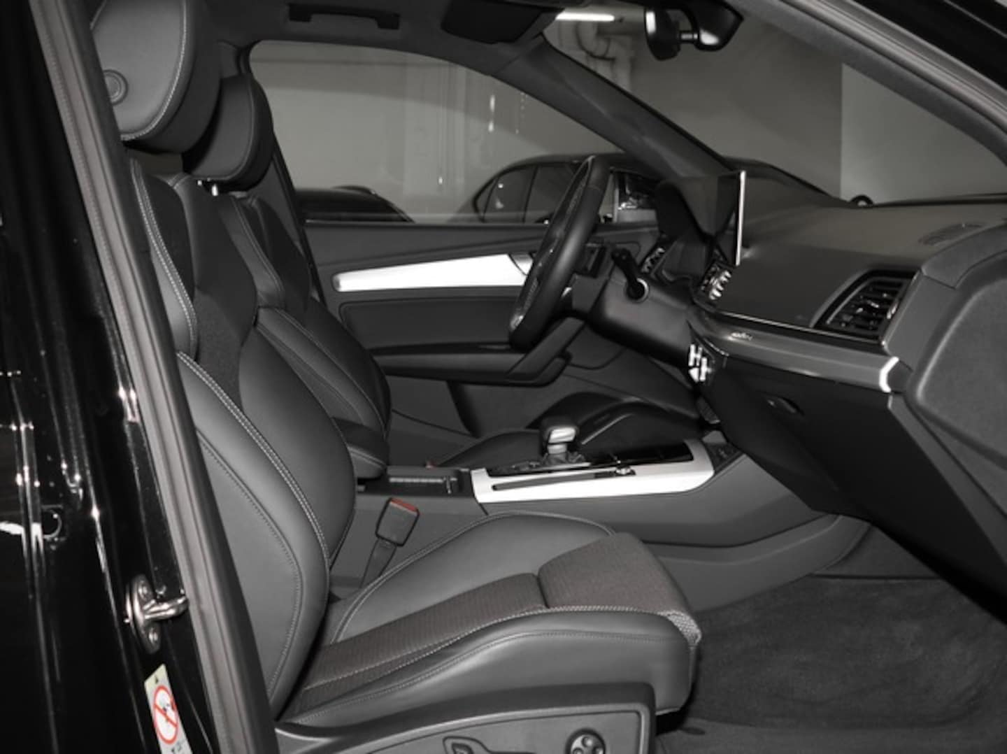 Bild über Audi Q5 Sportback 40 TFSI quattro S tronic - für weitere Informationen kontaktieren Sie den Audi Partner