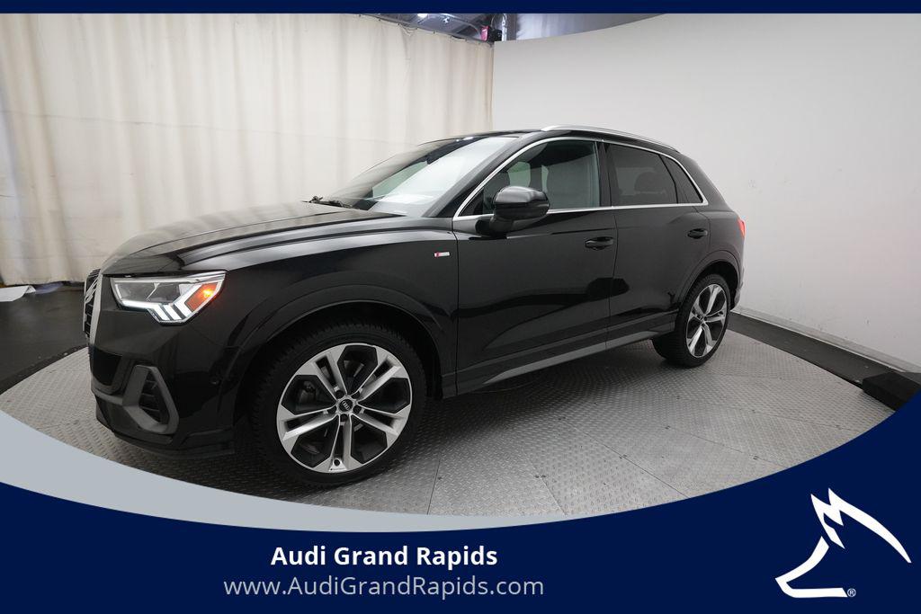 2019 Audi Q3 45 TFSI S Line Premium quattro's photo