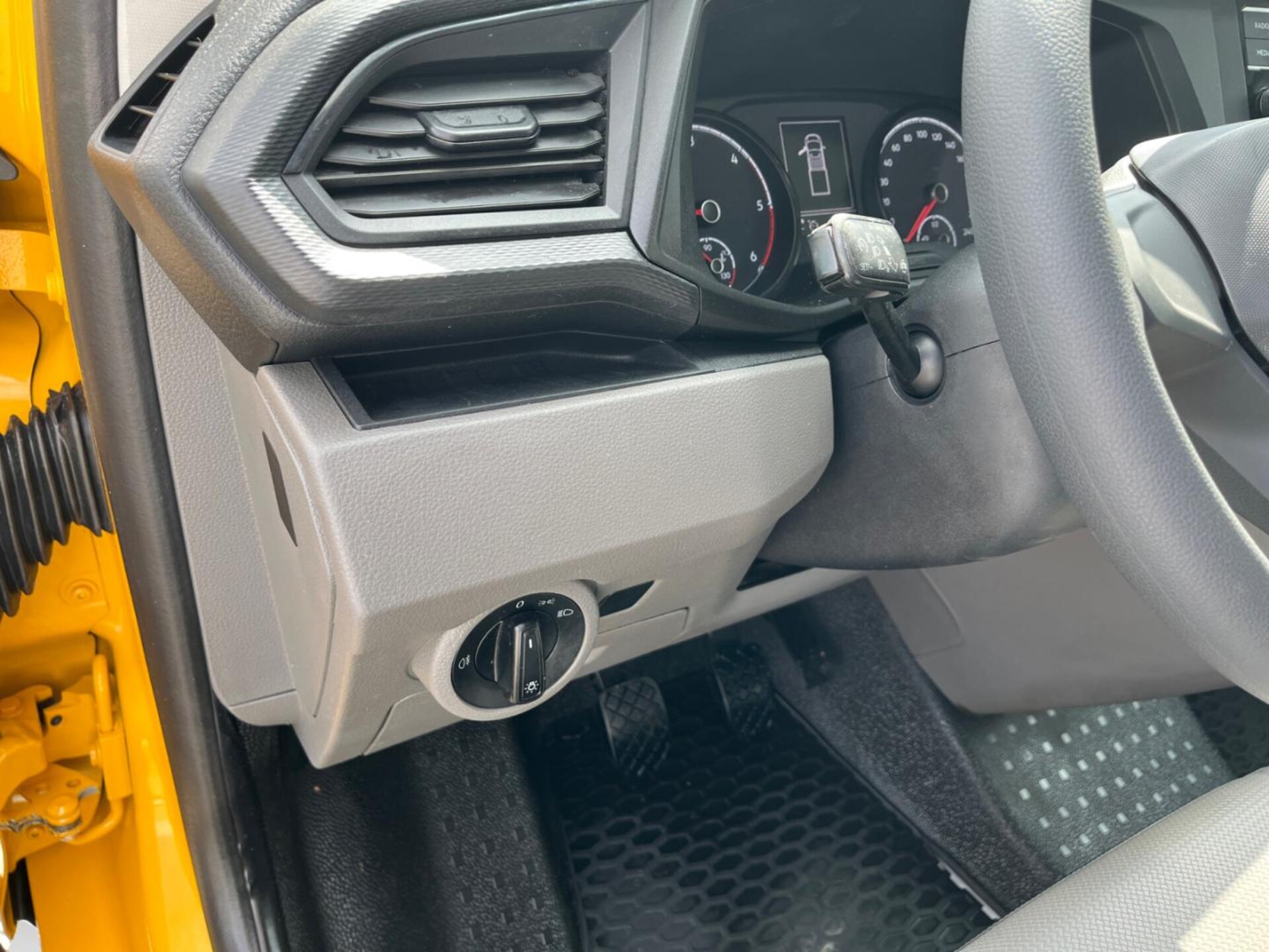 Volkswagen T6.1 Transporter Pritschenwagen Doppelkabine