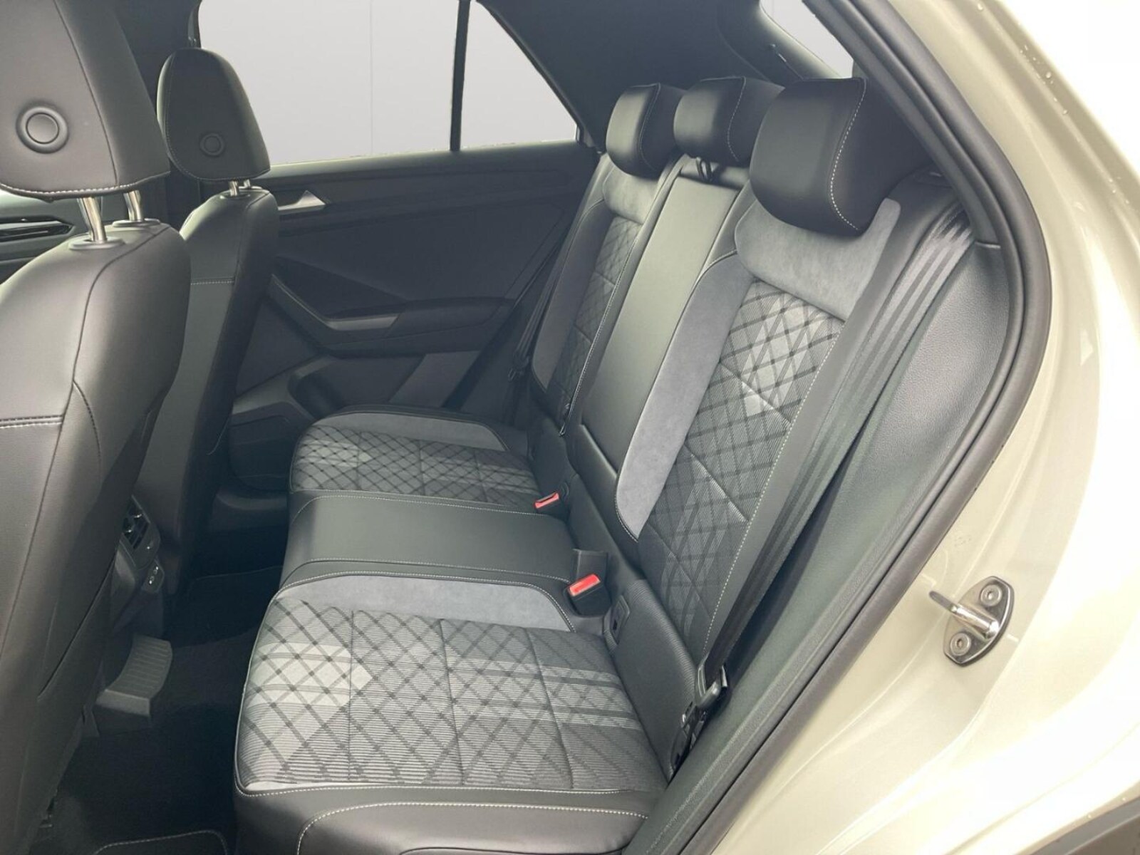 Volkswagen T-Roc – Bild 13