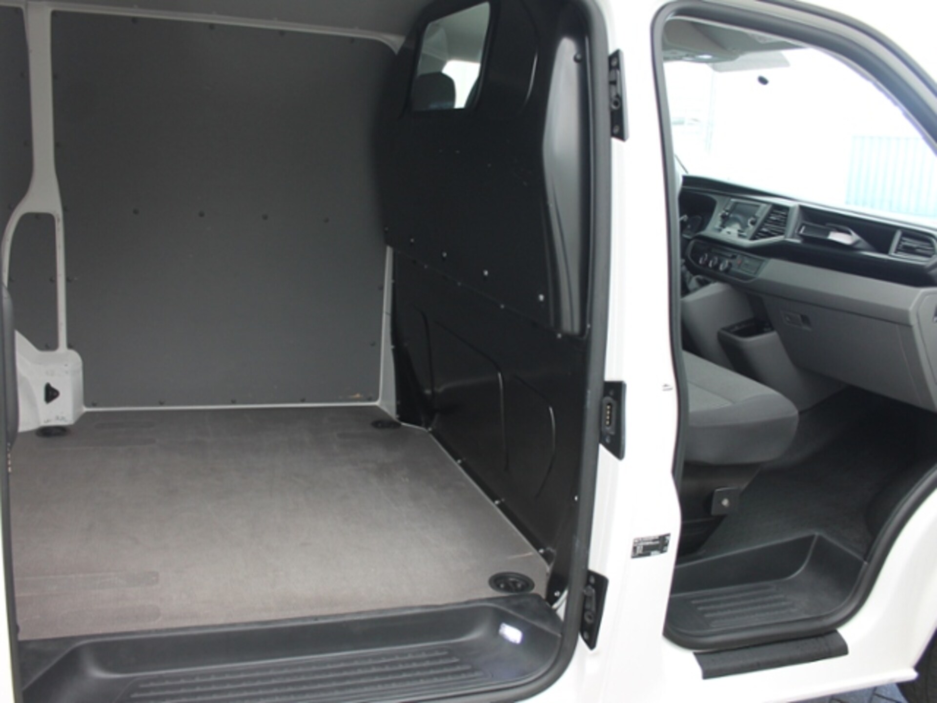 Volkswagen T6.1 Transporter Kasten kurzer Radstand