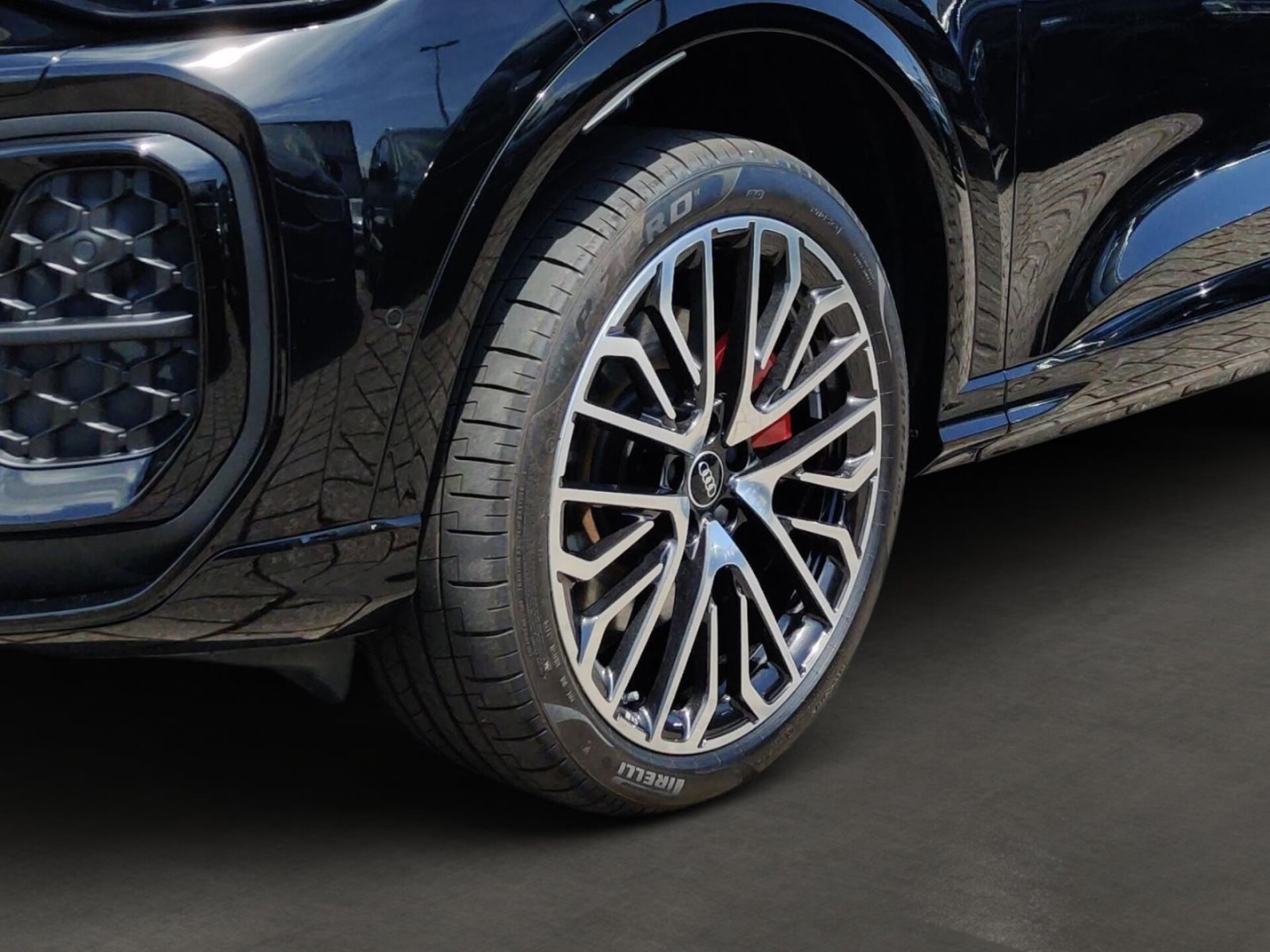 Audi Q5 SUV e-hybrid edition one