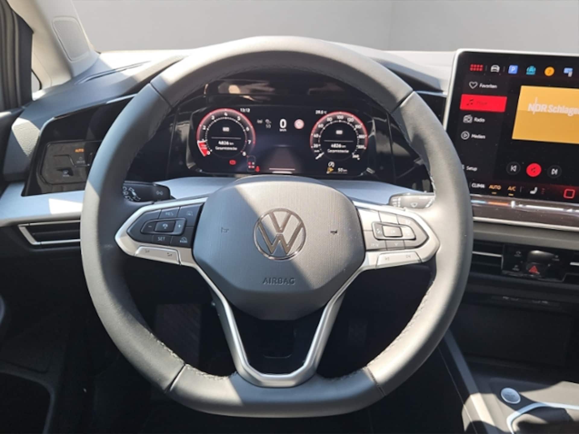 Volkswagen Golf Life