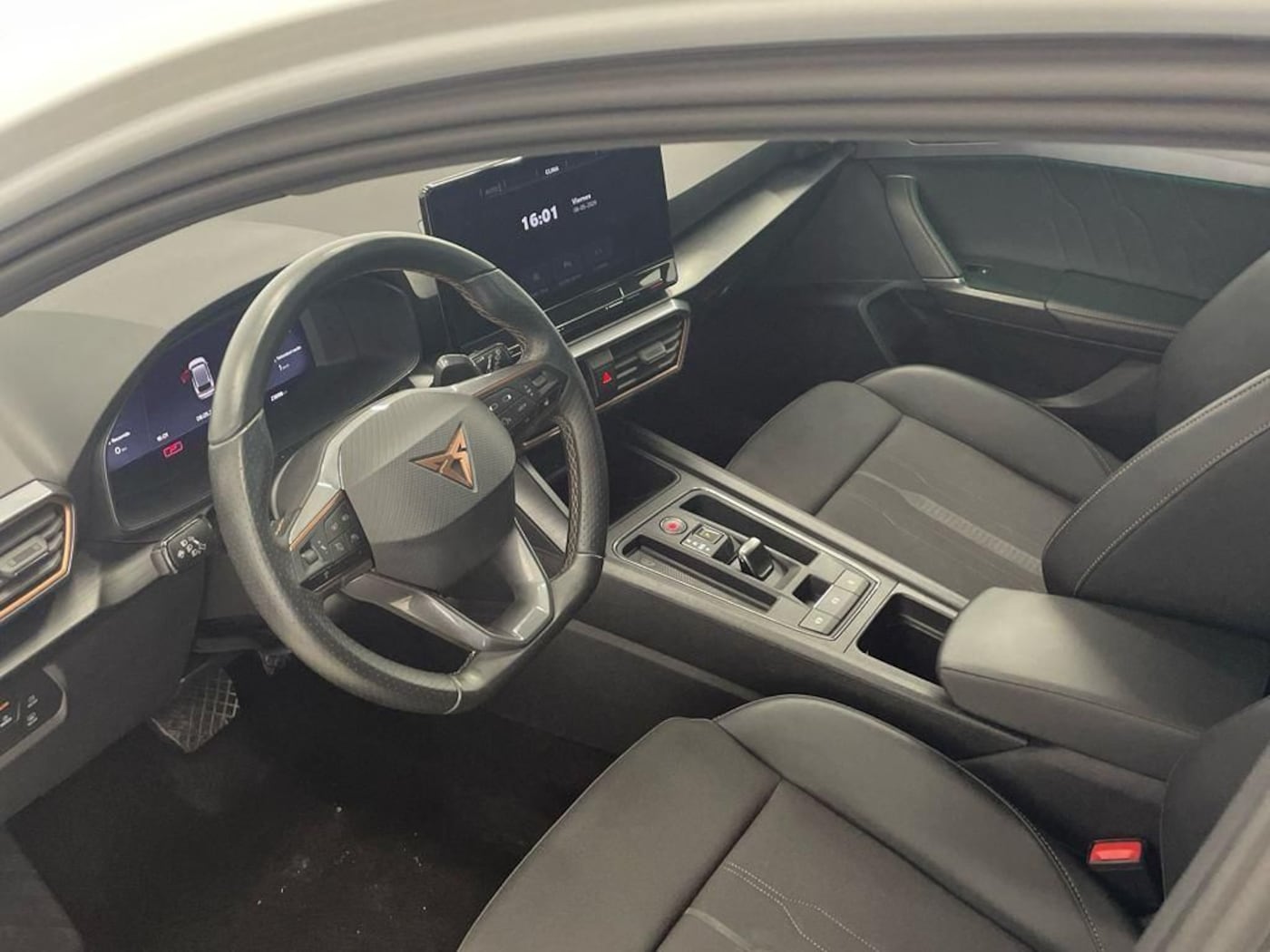 CUPRA Leon Sportstourer 1.5 eTSI DSG 110 kW (150 CV) — photo 16