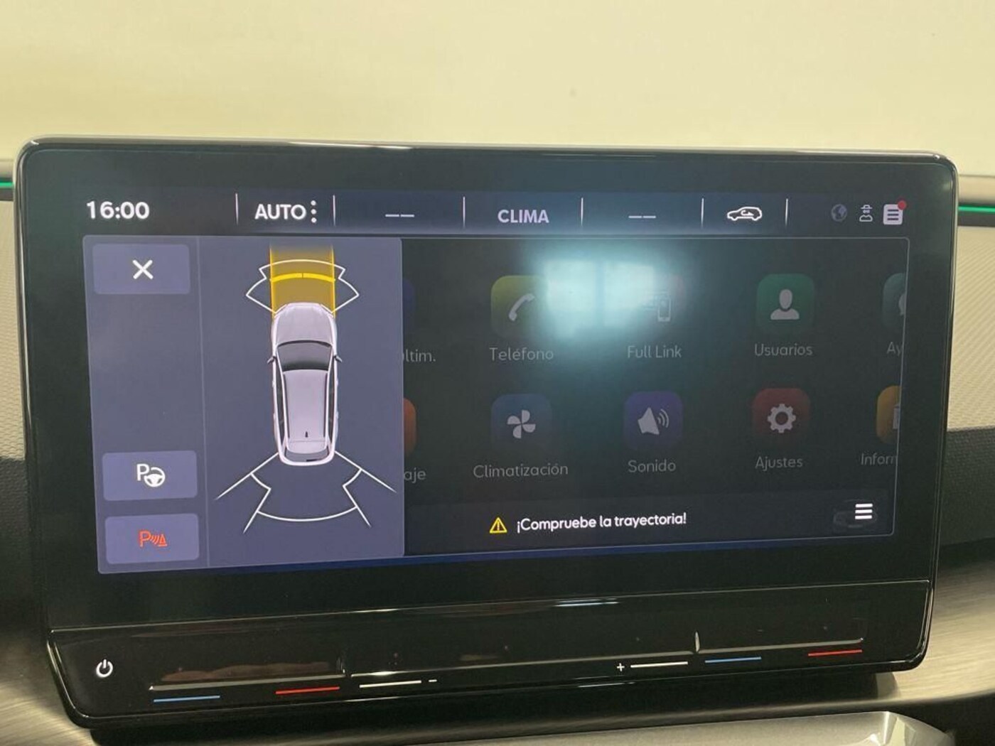 CUPRA Leon Sportstourer 1.5 eTSI DSG 110 kW (150 CV) — photo 21