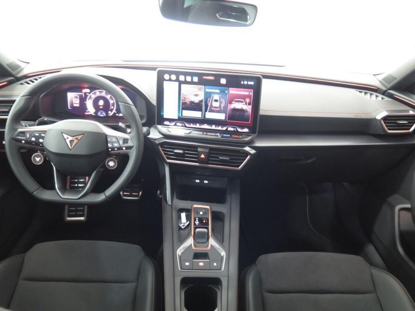 CUPRA Leon Sportstourer 1.5 eTSI DSG 110 kW (150 CV) — photo 4