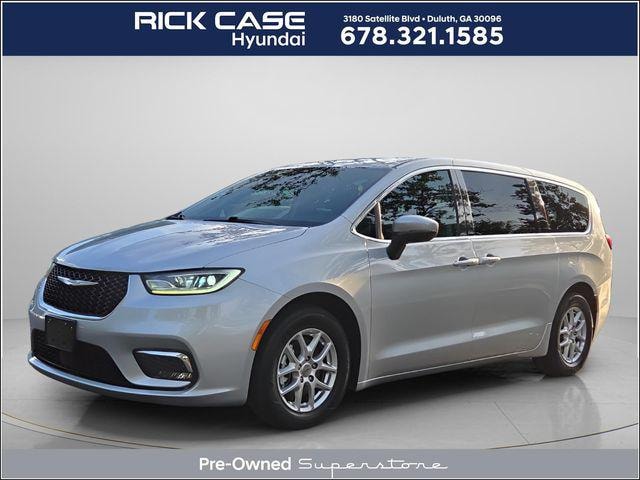 Photo of 2023 Chrysler Pacifica 