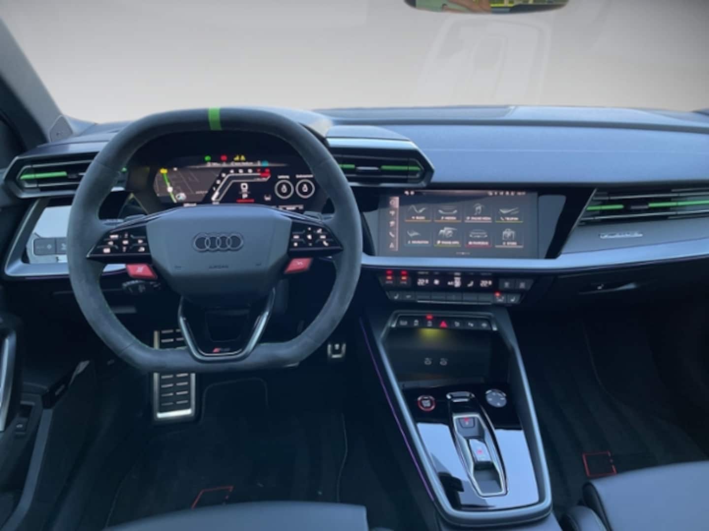 Bild über Audi RS 3 Sportback TFSI quattro S tronic - für weitere Informationen kontaktieren Sie den Audi Partner