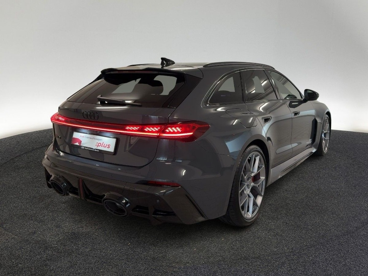 Bild über Audi RS 5 Avant TFSI quattro 470 kW tiptronic - für weitere Informationen kontaktieren Sie den Audi Partner