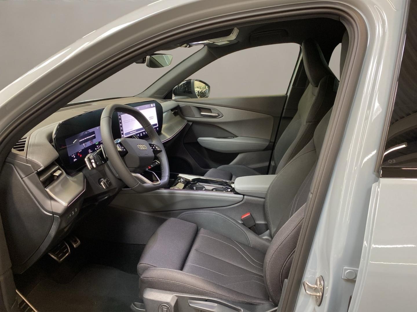 Bild über Audi Q3 SUV TDI 110 kW S tronic - für weitere Informationen kontaktieren Sie den Audi Partner