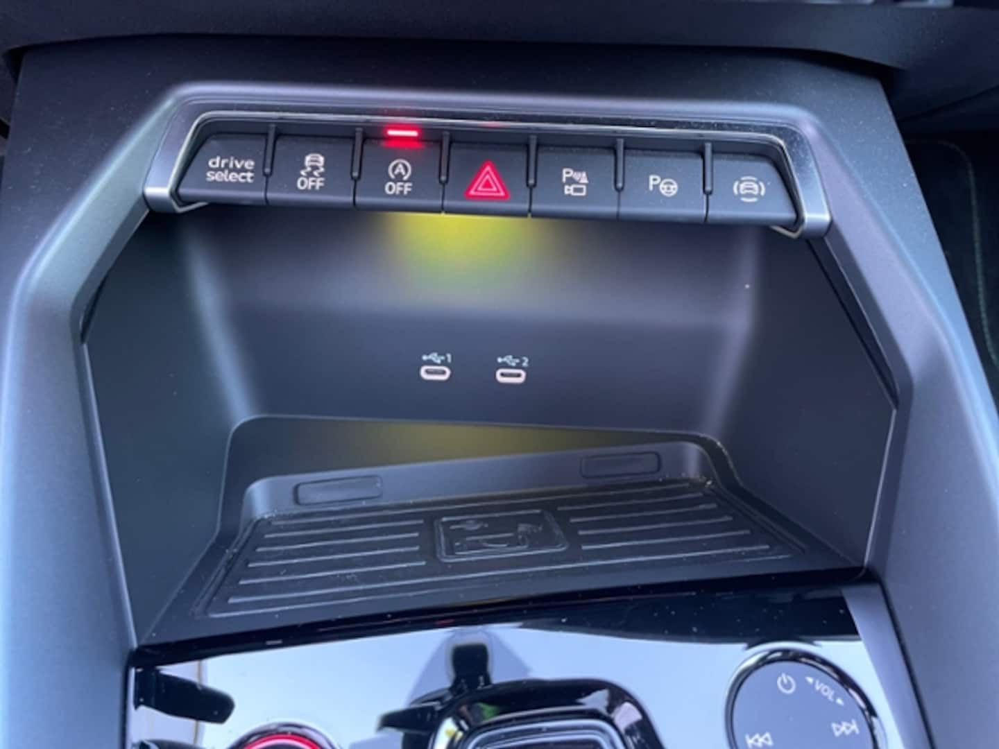 Bild über Audi RS 3 Sportback TFSI quattro S tronic - für weitere Informationen kontaktieren Sie den Audi Partner