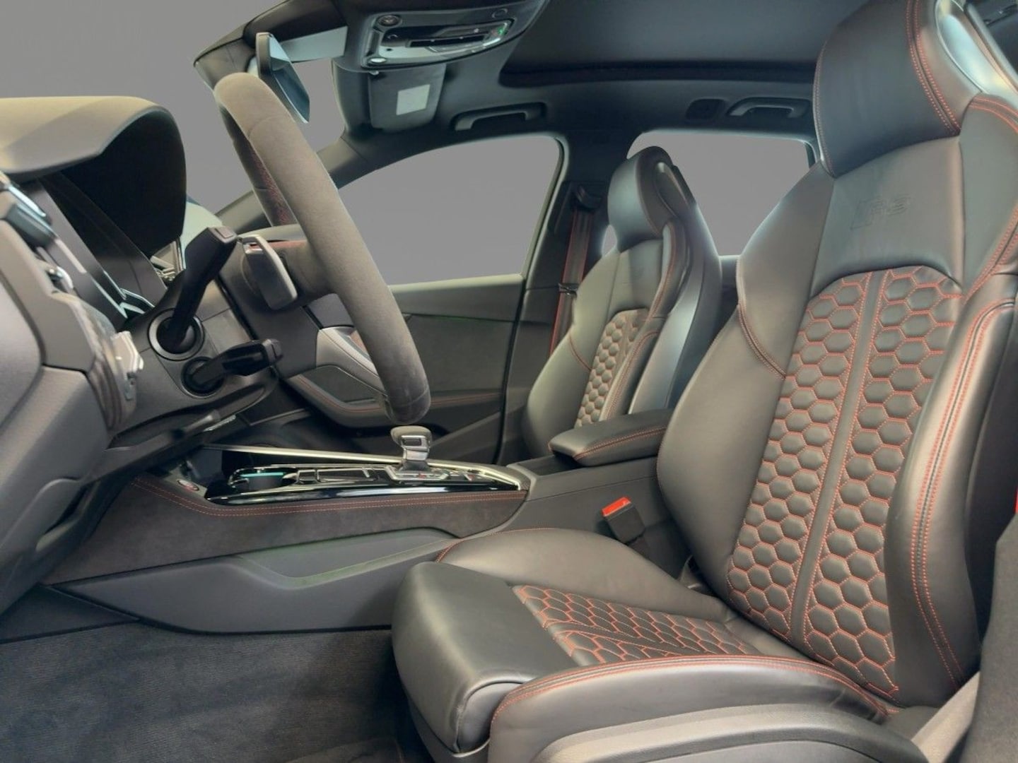 Bild über Audi RS 4 Avant TFSI quattro tiptronic - für weitere Informationen kontaktieren Sie den Audi Partner