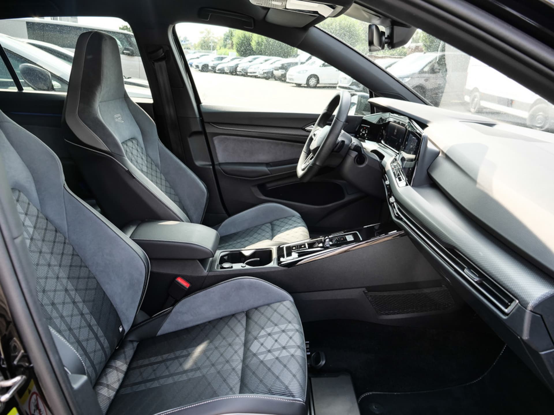 Volkswagen Golf R-Line