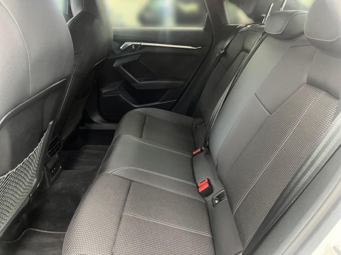 Bild über Audi S3 Limousine TFSI quattro S tronic - für weitere Informationen kontaktieren Sie den Audi Partner