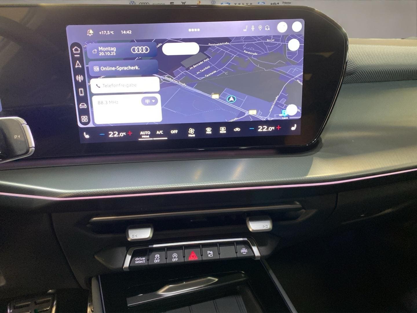 Bild über Audi Q3 SUV TDI 110 kW S tronic - für weitere Informationen kontaktieren Sie den Audi Partner