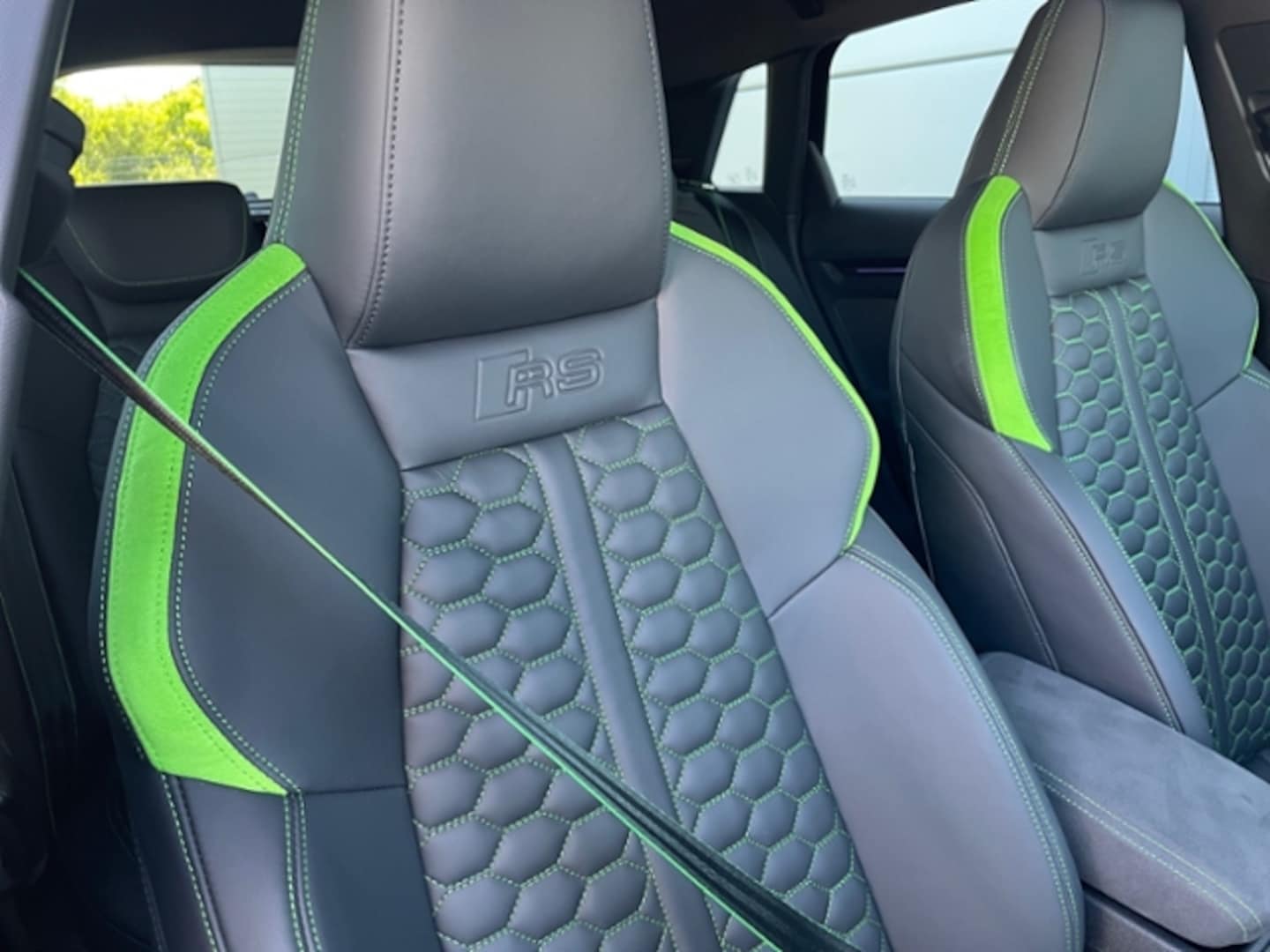 Bild über Audi RS 3 Sportback TFSI quattro S tronic - für weitere Informationen kontaktieren Sie den Audi Partner