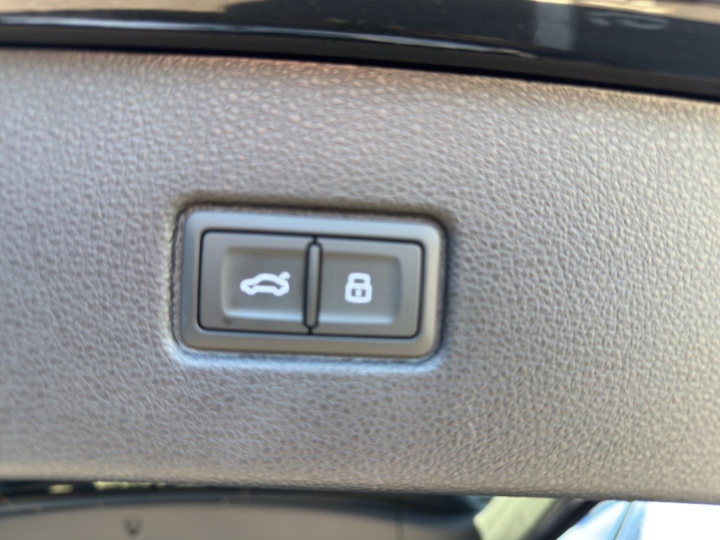 Image about Audi SQ7 competition plus TFSI quattro tiptronic