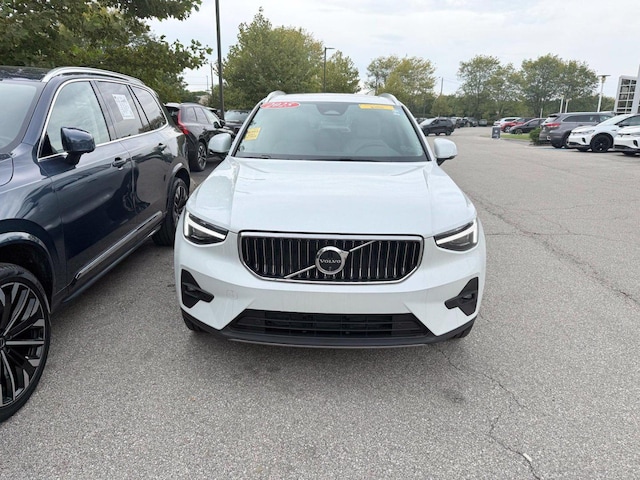 2025 Volvo XC40