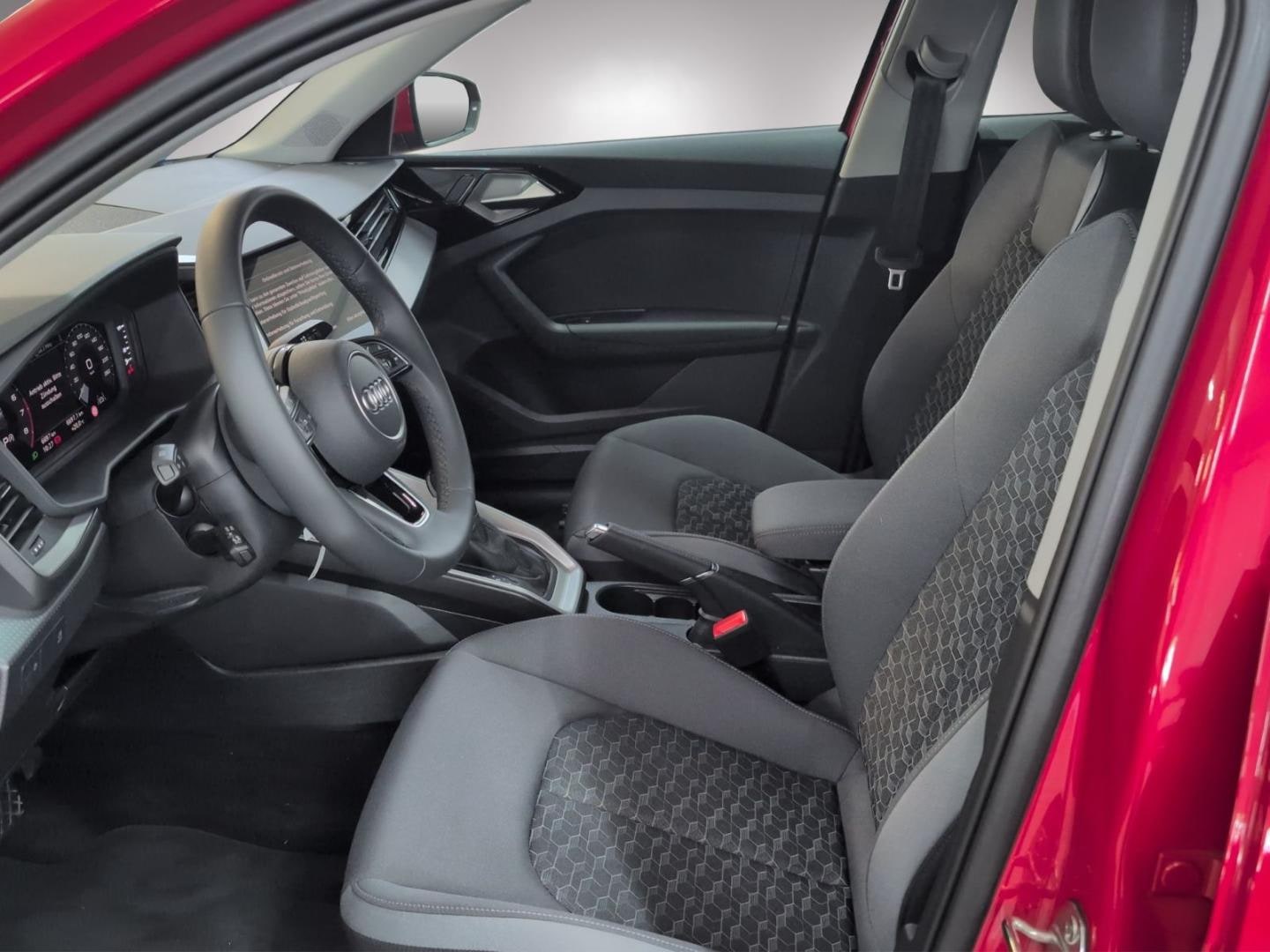 Bild über Audi A1 Sportback S line 25 TFSI S tronic - für weitere Informationen kontaktieren Sie den Audi Partner