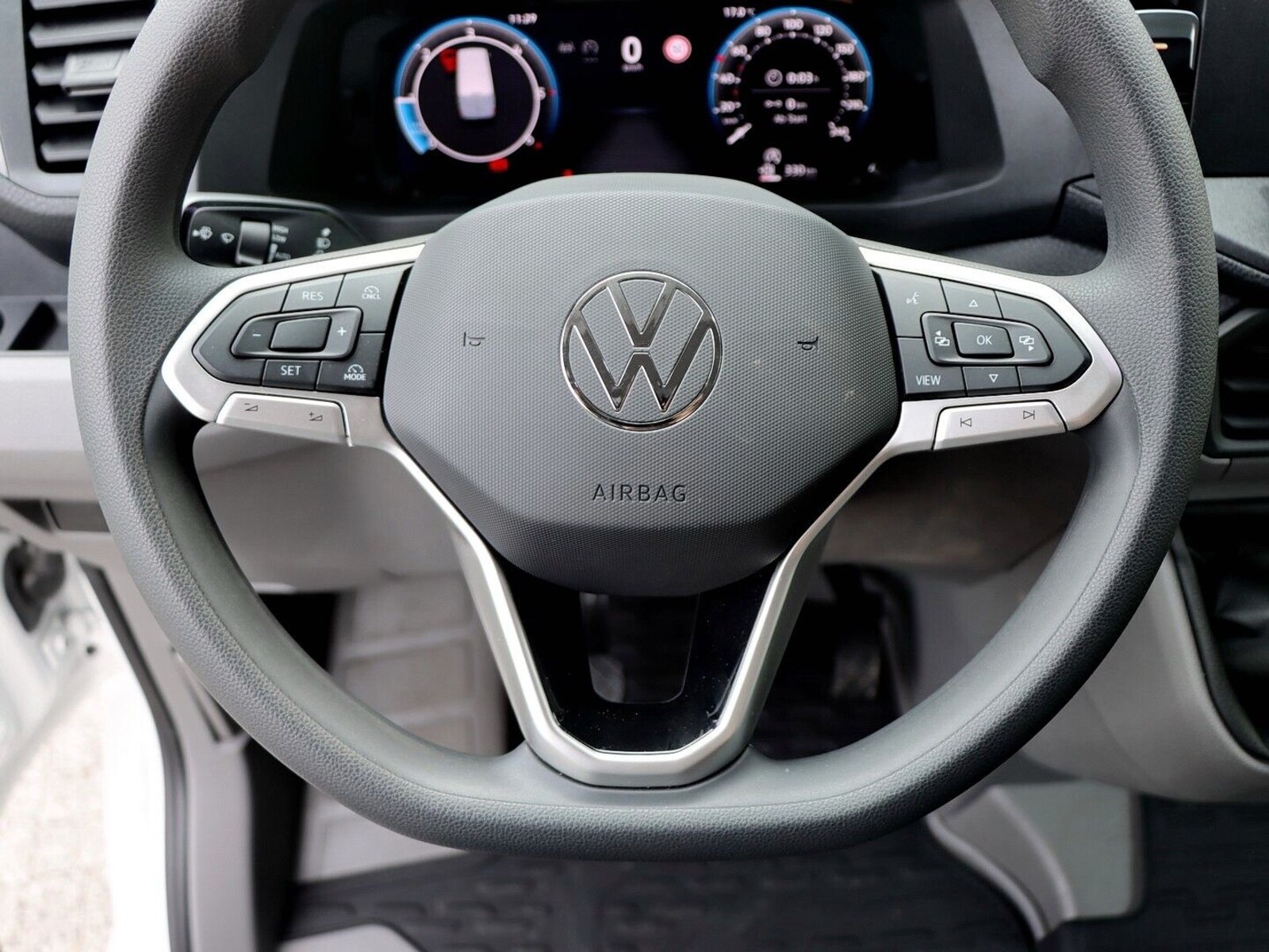 Volkswagen Crafter Kasten mittlerer Radstand – Bild 9