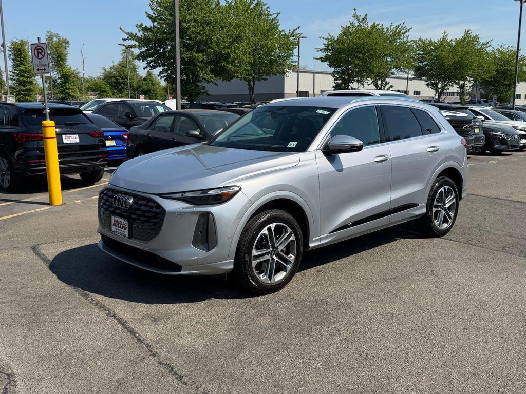 2025 Audi Q5 Premium quattro's photo